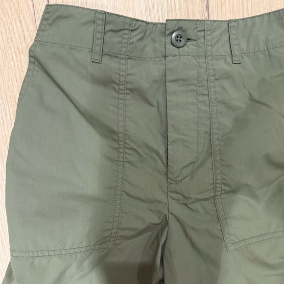 Uniqlo Olive Green Casual Shorts - Picture 2 of 4